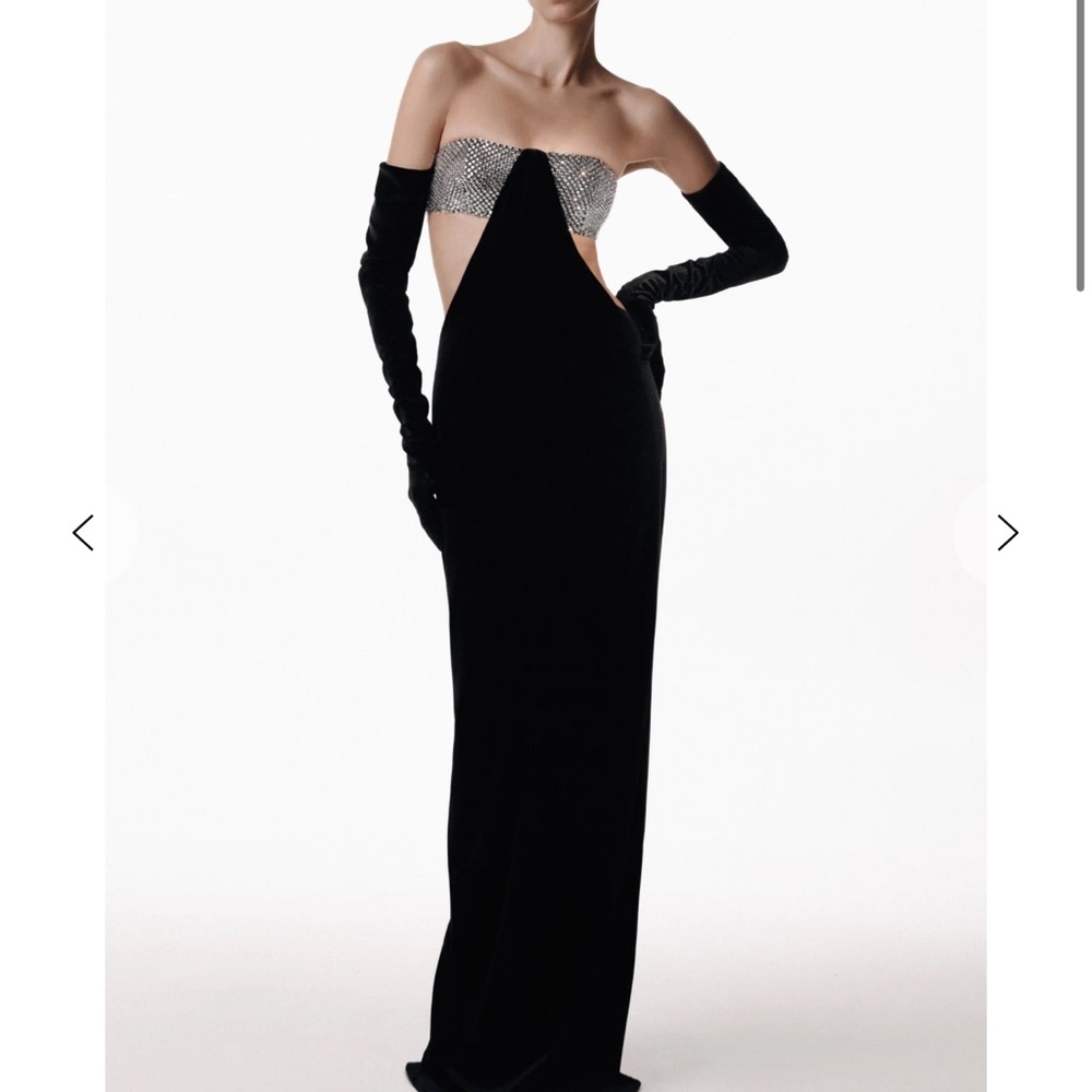 Black Plunge Neck Sleeveless Cocktail Gown